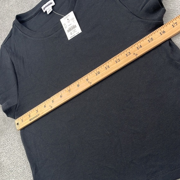 J. Crew Classic Black Short Sleeve Cropped Tee - Picture 4 of 8